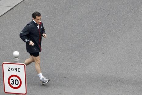 http://www.zeblog.com/blog/uploads/l/lettreslibres/Sarkozy-jogging.jpg
